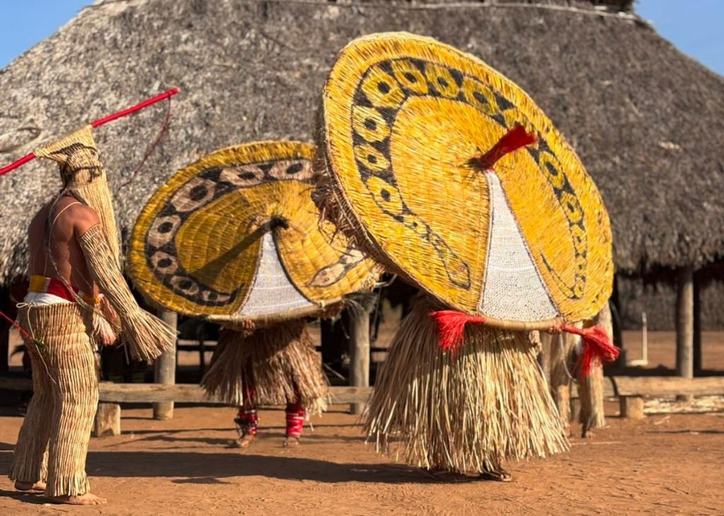 Casa Cuiabana recebe exposição de máscaras sagradas confeccionados pelo povo Mehinaku, do Alto Xingu - 